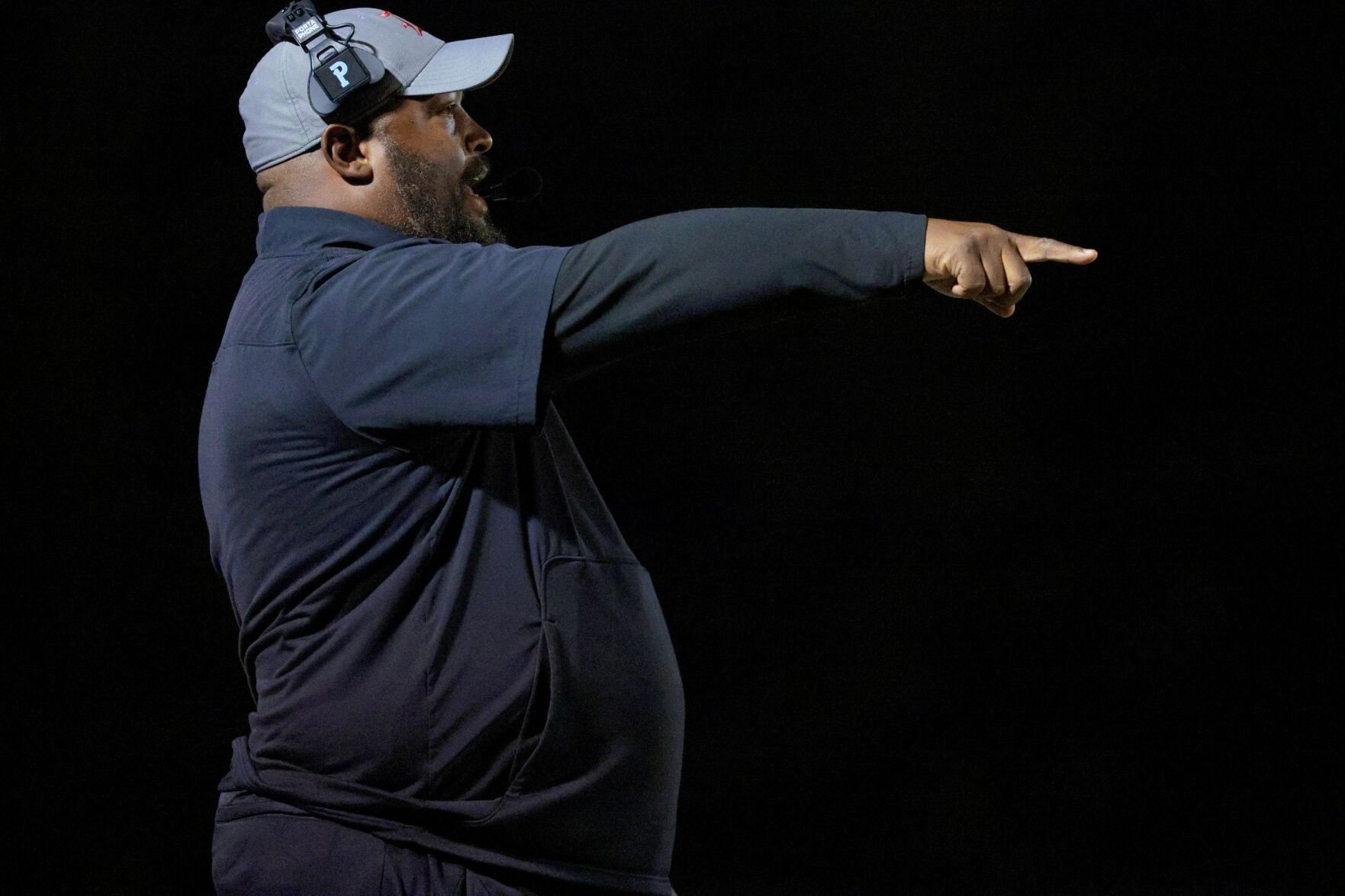 DeSmet stifles Edwardsville 30-15